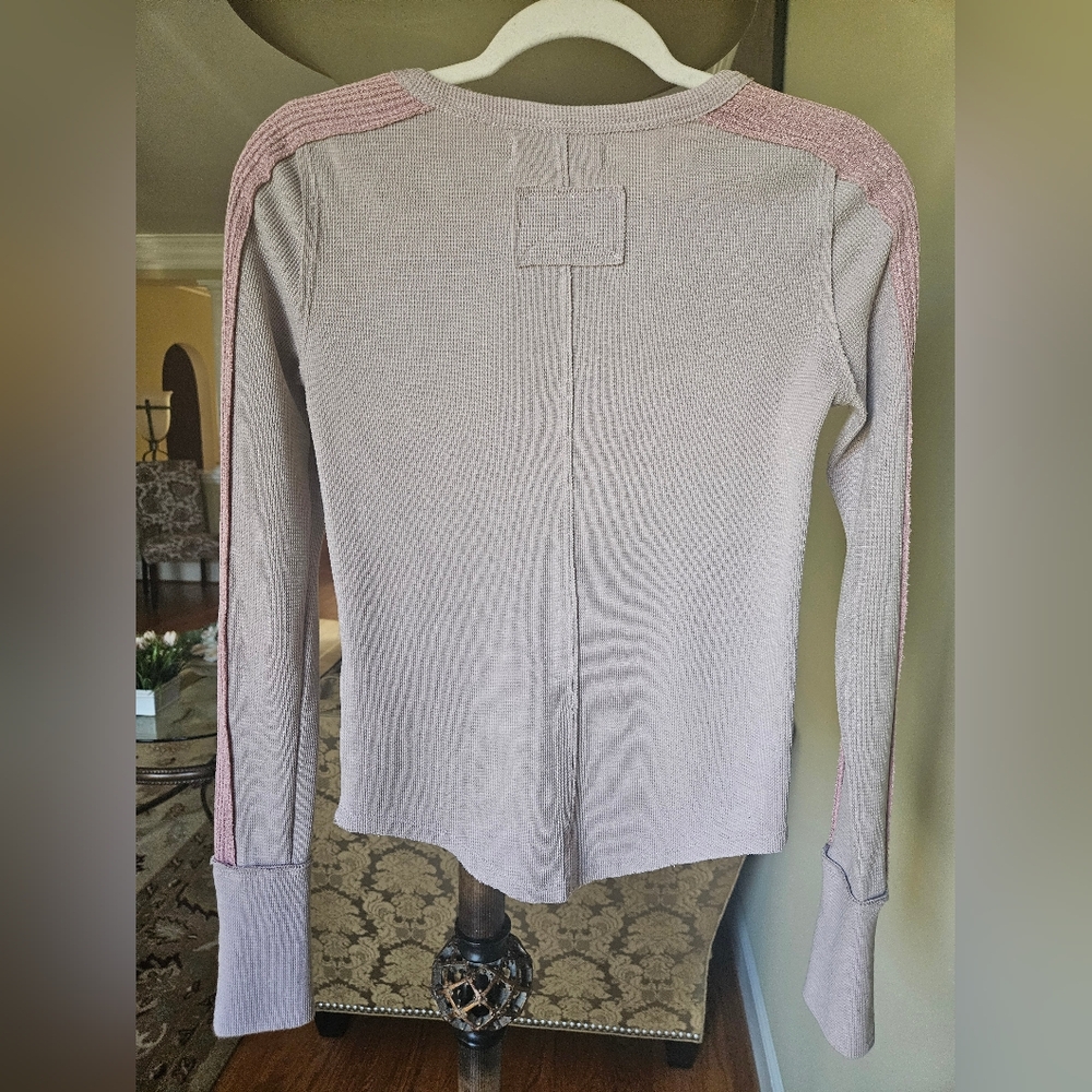 NWOT FREE PEOPLE We the Free Top Womens  Tasha Thermal PinkTwo Tone Snap Cuffs - Picture 9 of 10